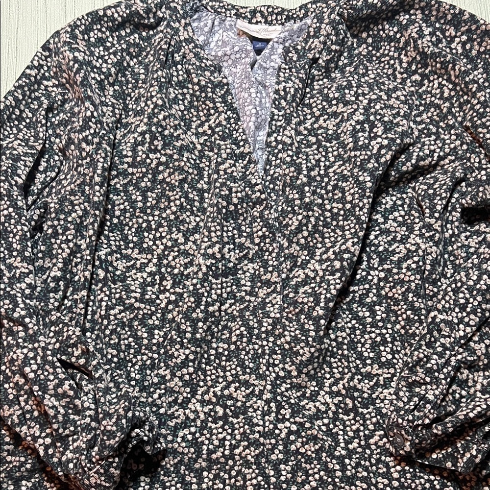 Universal Thread Black and White Floral Top